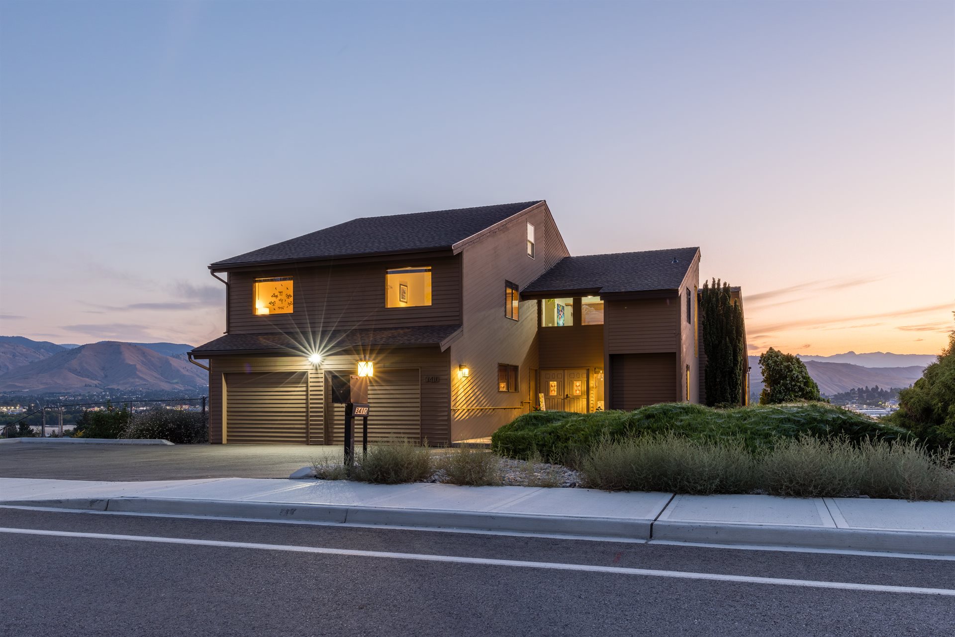 Apple Capital Getaway - Beautiful exterior view